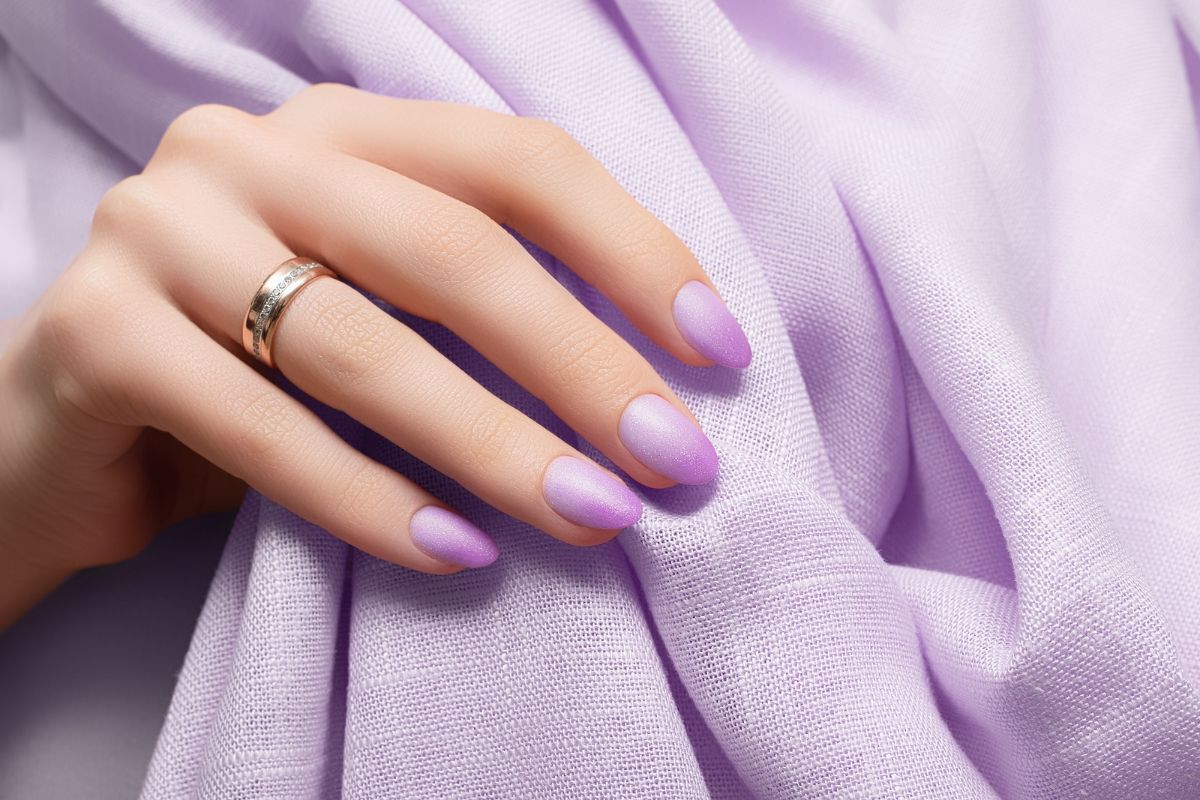 nail màu tím pastel