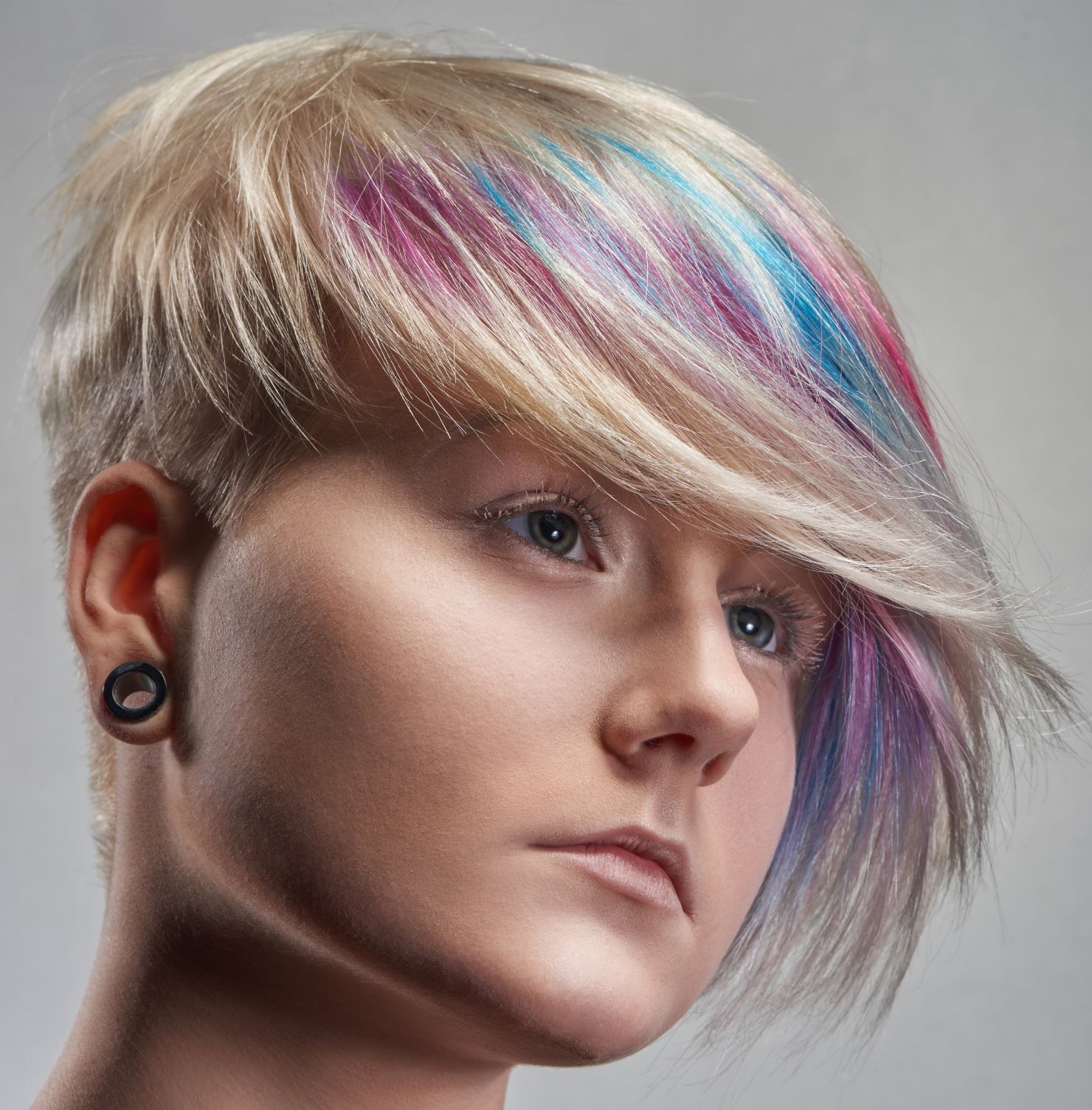 Tóc ngắn nhuộm highlight