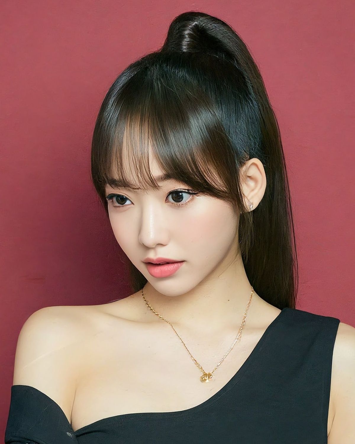 Tóc duỗi thẳng mái thưa buộc cao