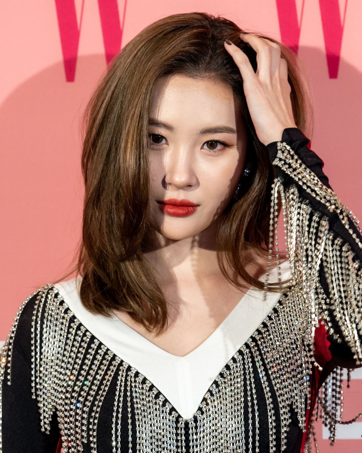 Tóc duỗi phồng mái dài