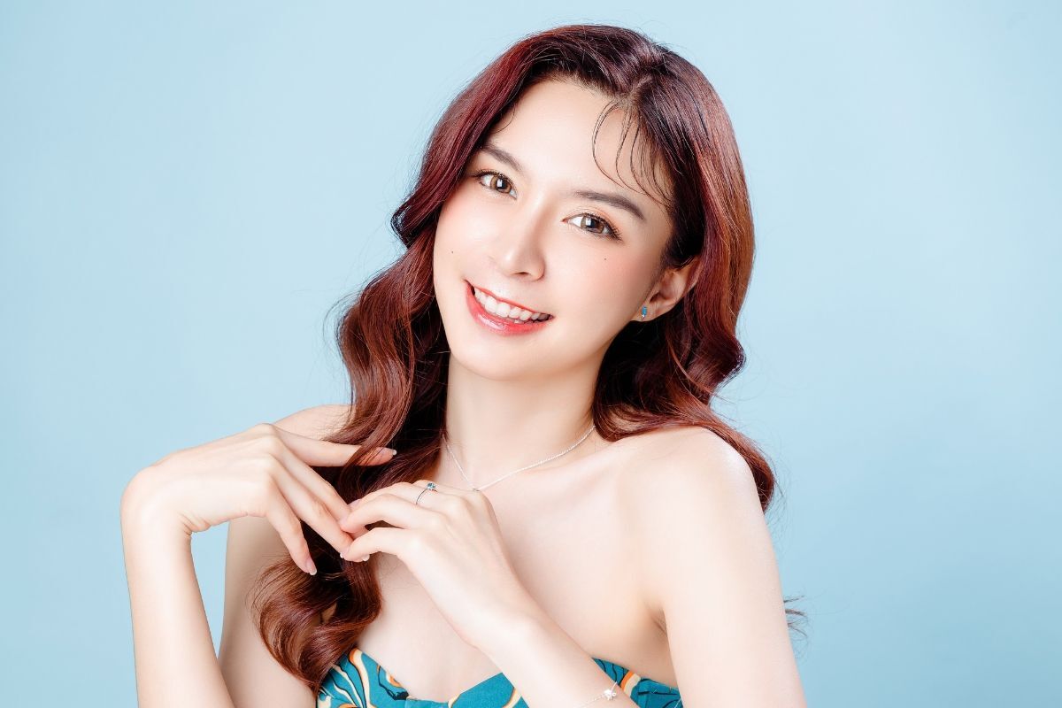 Tóc mái dài cho cô nàng trán cao