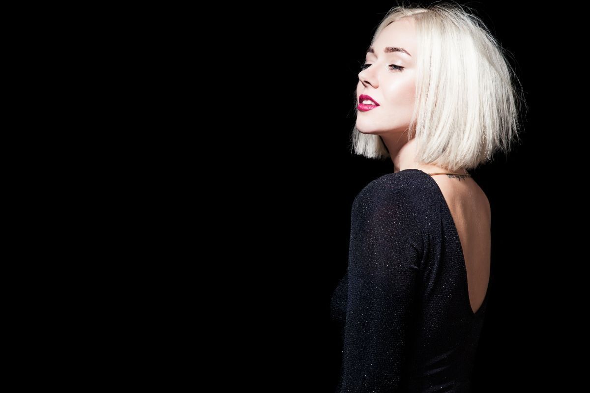 tóc vàng bạch kim cho tóc bob thẳng