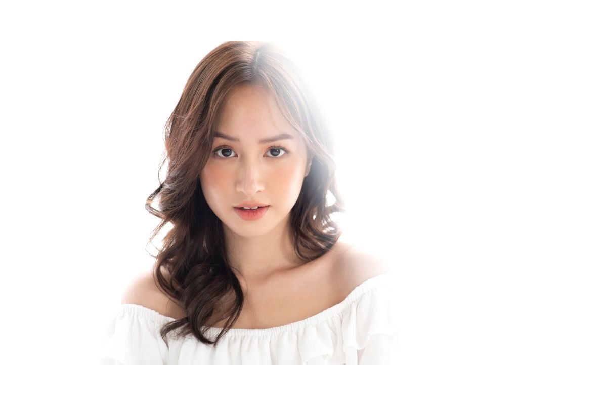 Kiểu tóc nữ đẹp trẻ trung 2024 tóc uốn lọn