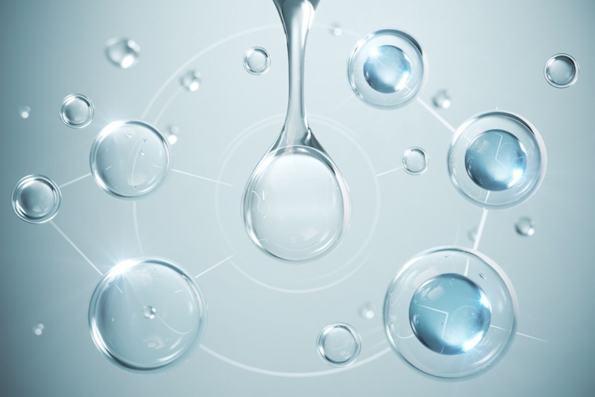 hyaluronic acid giữ ẩm da các phân tử bong bóng màu xanh nhạt liên kết với nhau