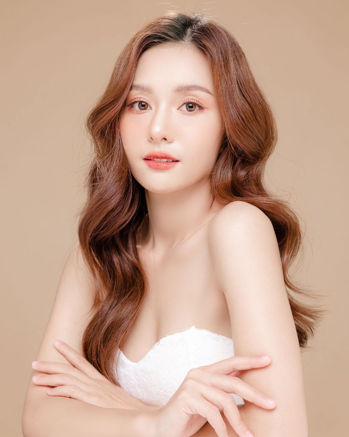 Kiểu tóc nữ đẹp trẻ trung 2024 tóc xoăn sóng nước