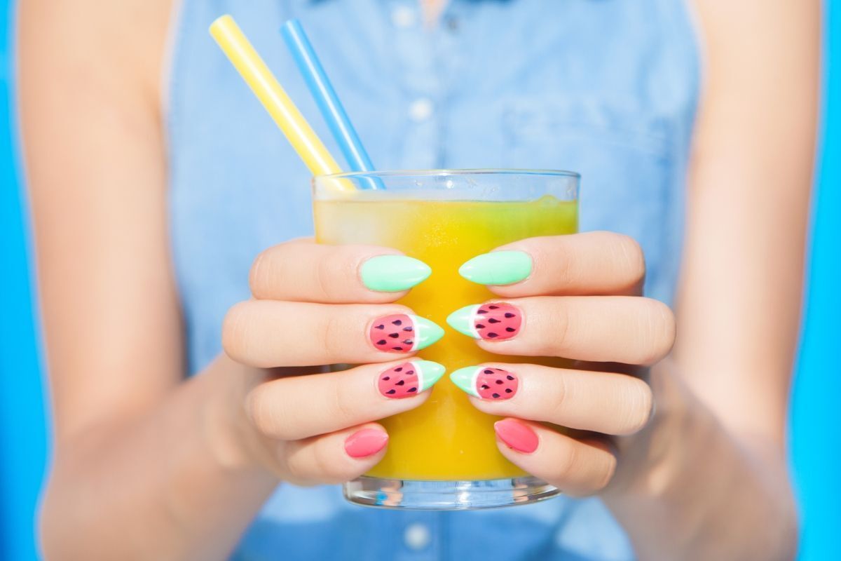 nail xinh cute hình quả dưa hấu tay cầm ly nước ép
