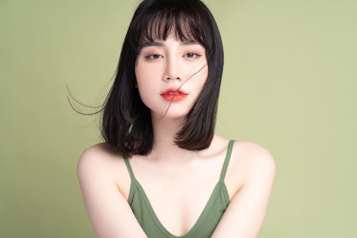 Kiểu tóc nữ đẹp trẻ trung 2024 tóc ngang vai uốn cụp