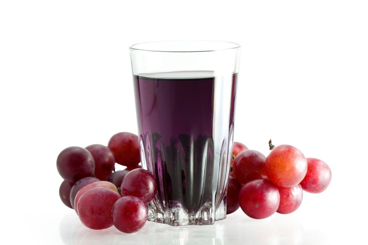 cách trị thâm mụn nước ép nho