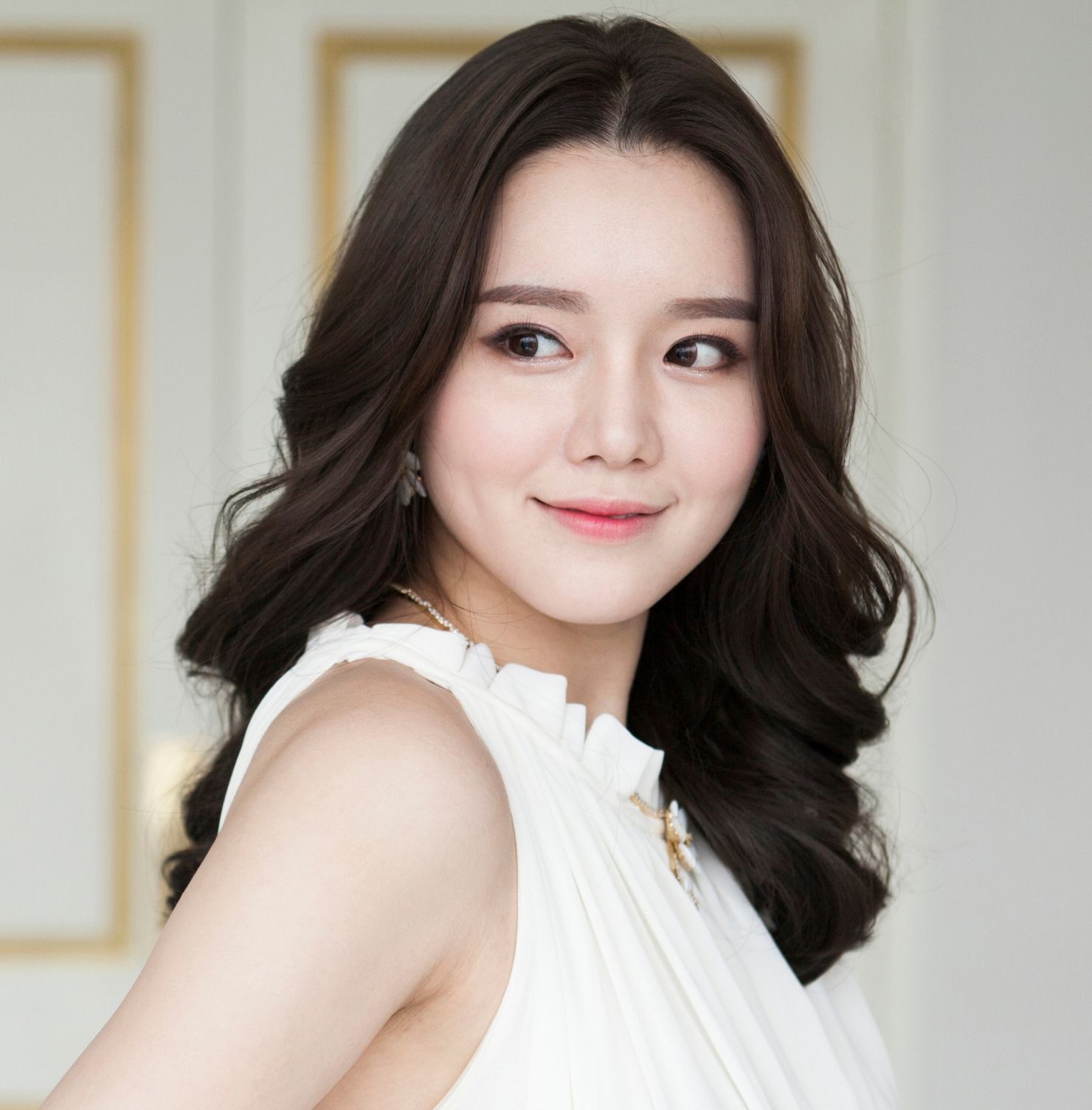 Kiểu tóc dài uốn xoăn lọn