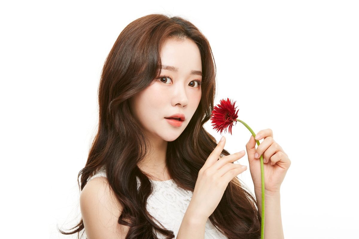 Màu tóc trầm sáng da nâu hạt dẻ 