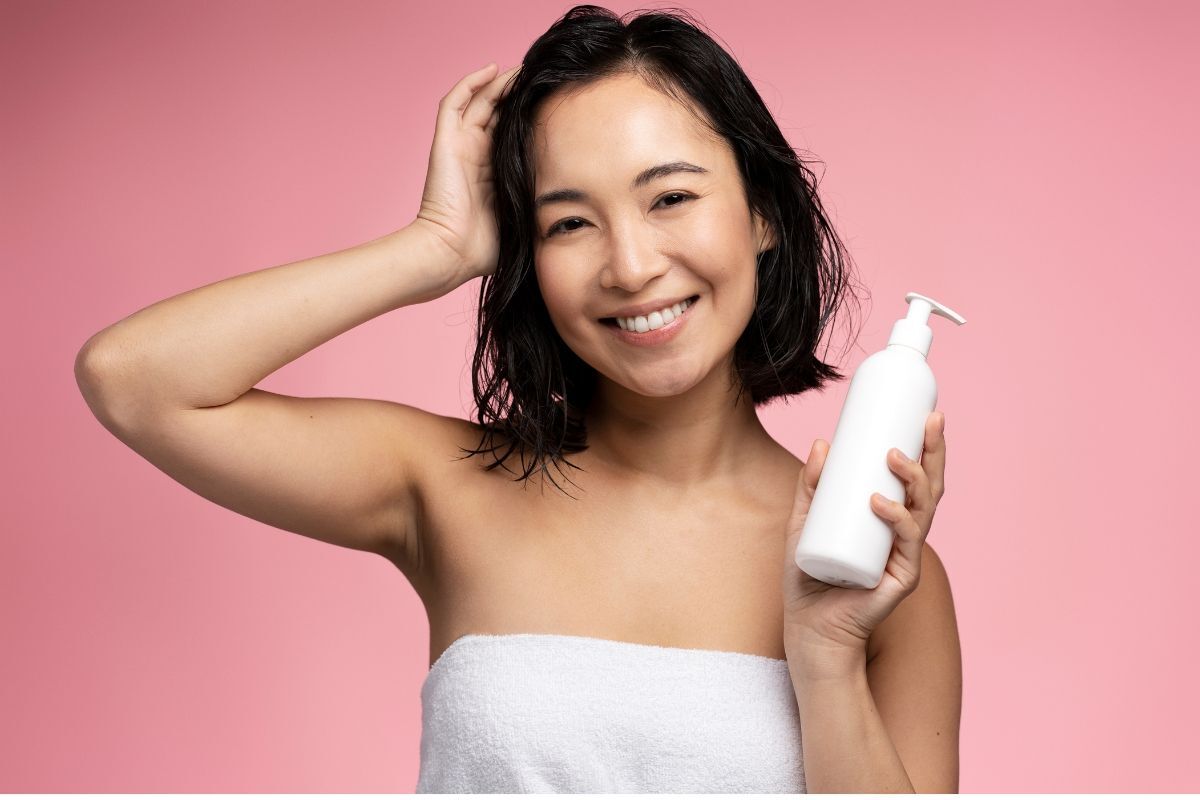 Dầu gội không phù hợp gây ngứa da đầu