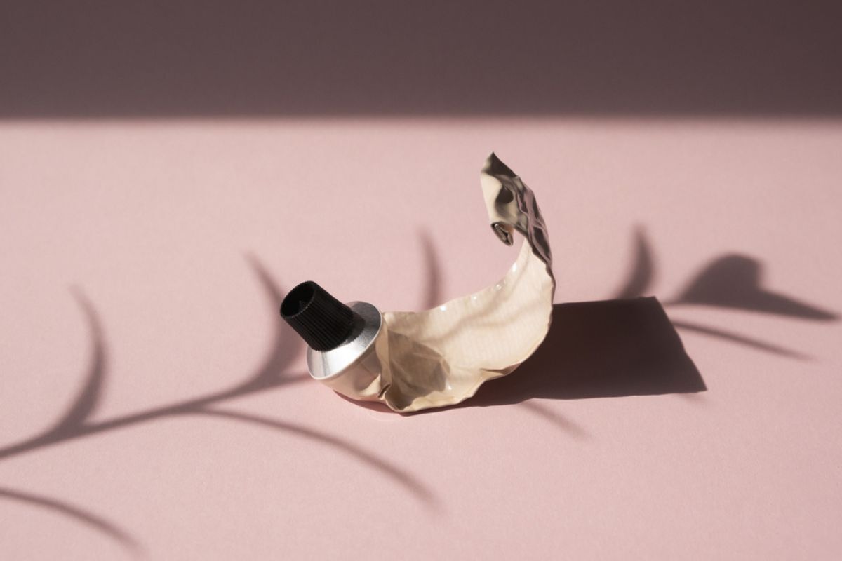 bao bì mỹ phẩm từ kim loại tái chế tuýp kem có vỏ bằng nhôm đã qua sử dụng