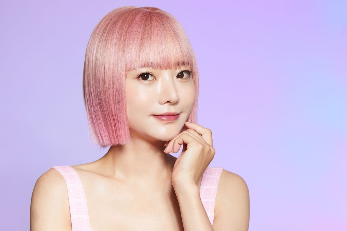 Màu tóc hồng vàng làm sáng da