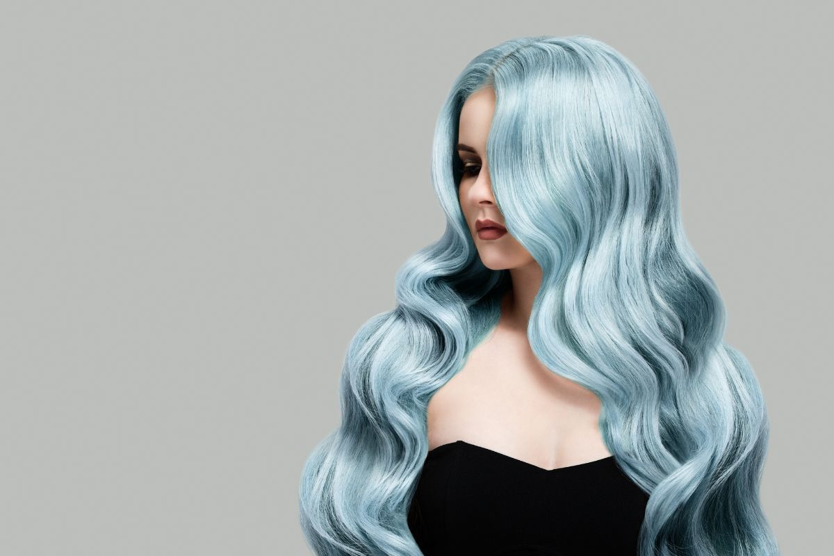 Màu tóc xanh dương thiên nhiên