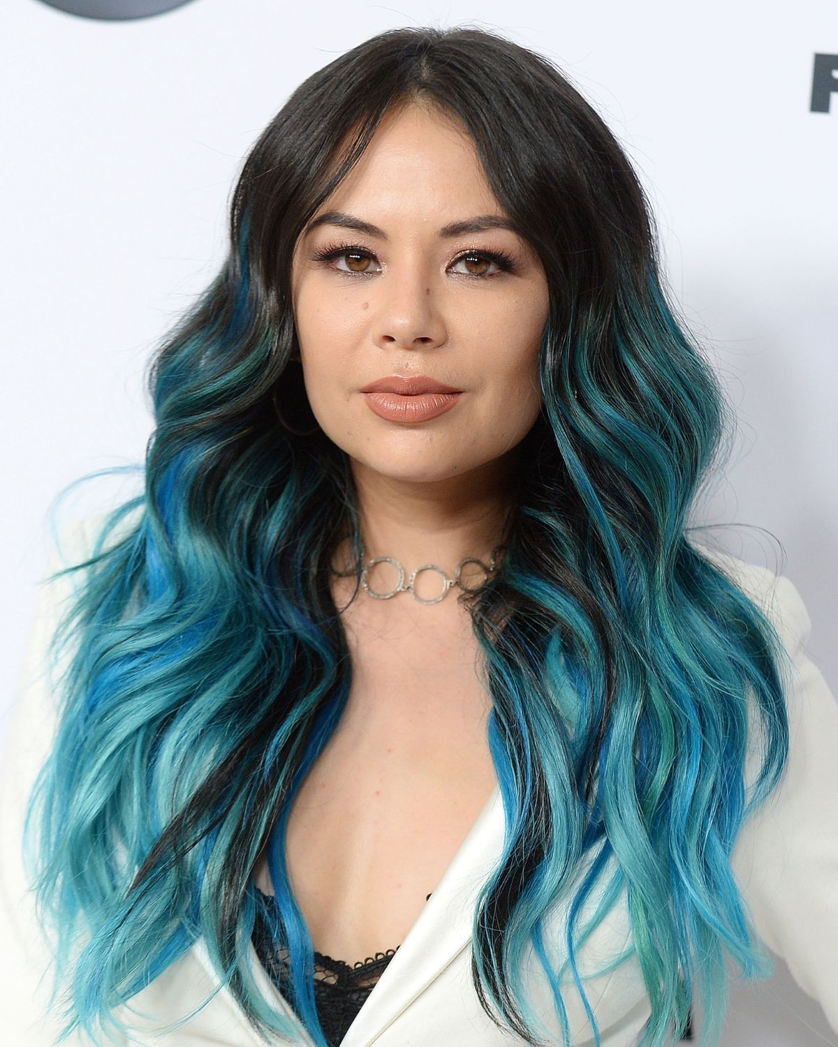 Màu tóc xanh dương thiên nhiên