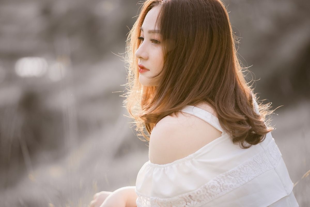 tóc màu nâu tây vàng