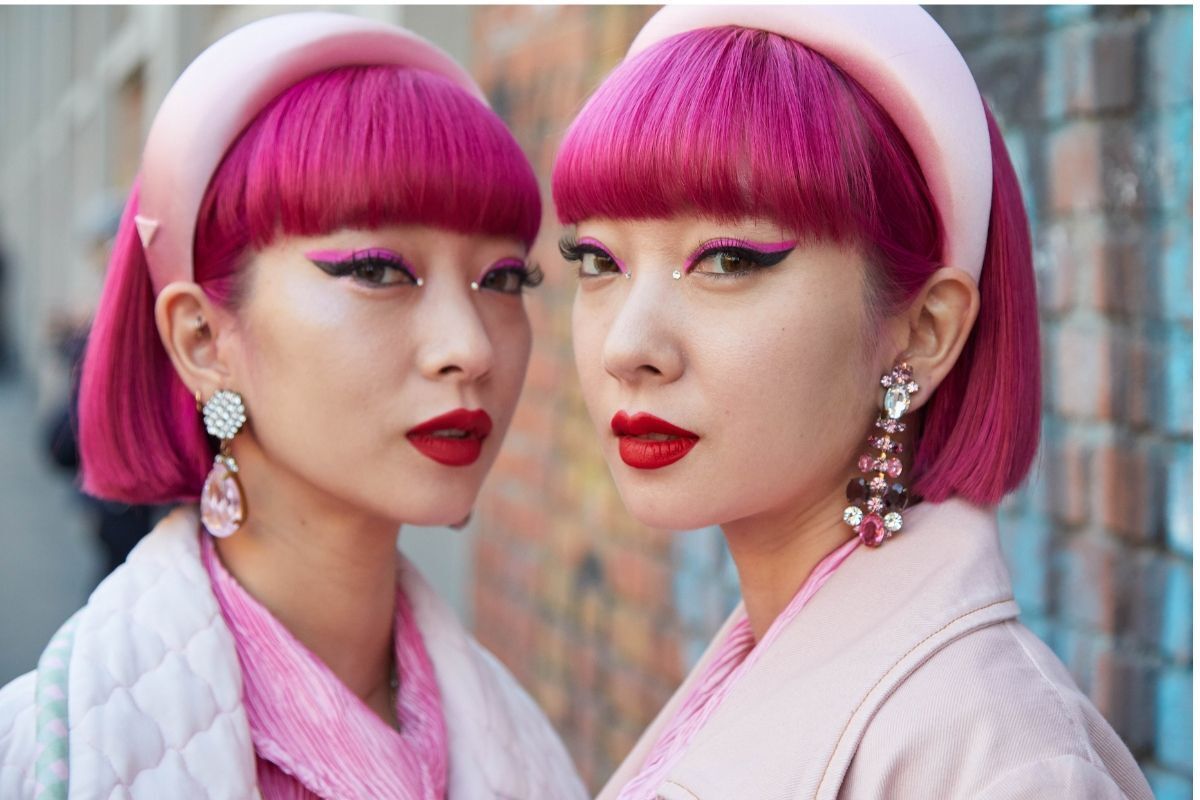 Màu tóc sáng da hồng neon