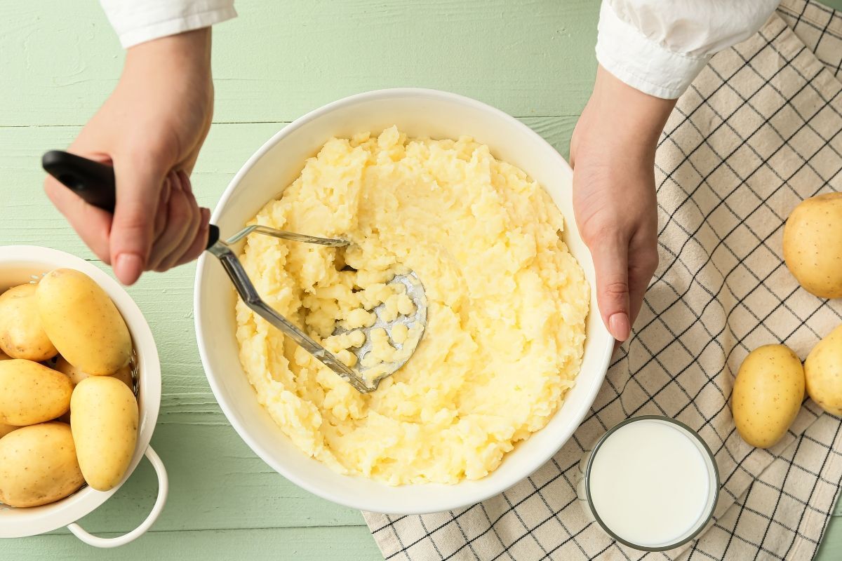 mặt nạ sáng da khoai tây sữa tươi