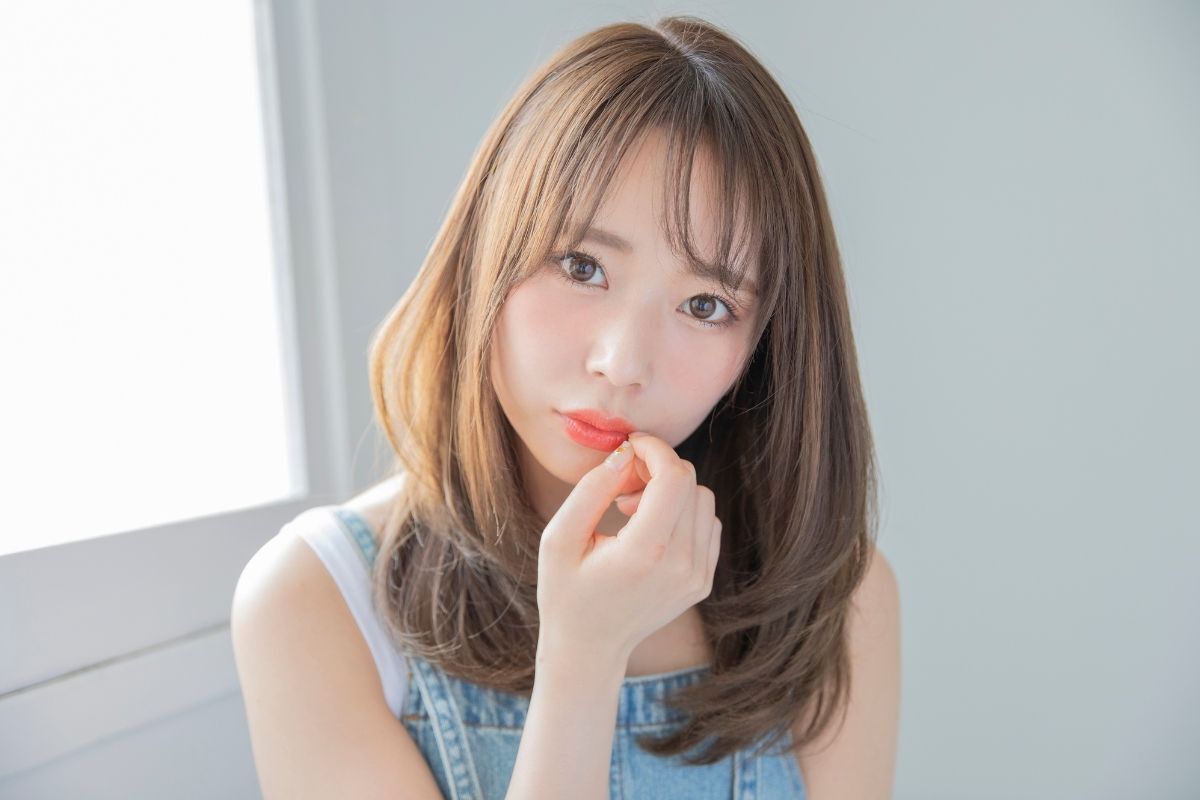 Tóc chiếc lá uốn cúp hiện đại