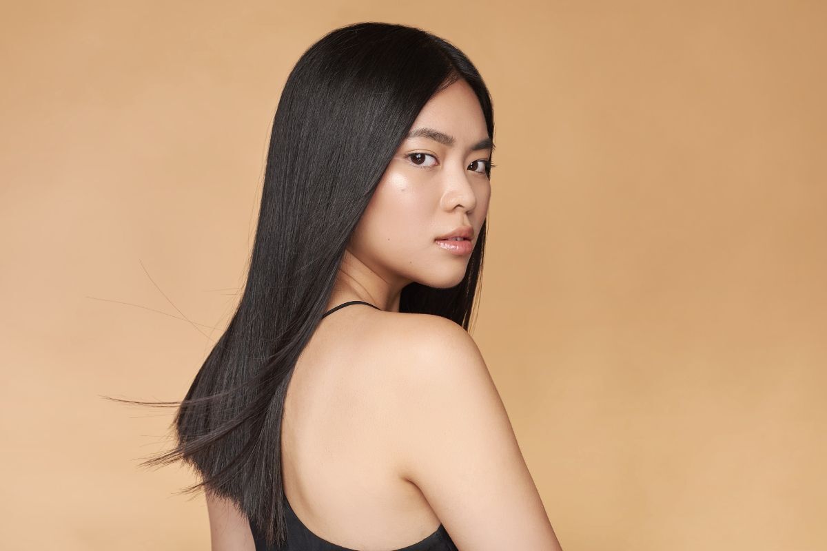 Màu tóc đen cho các nàng da ngăm