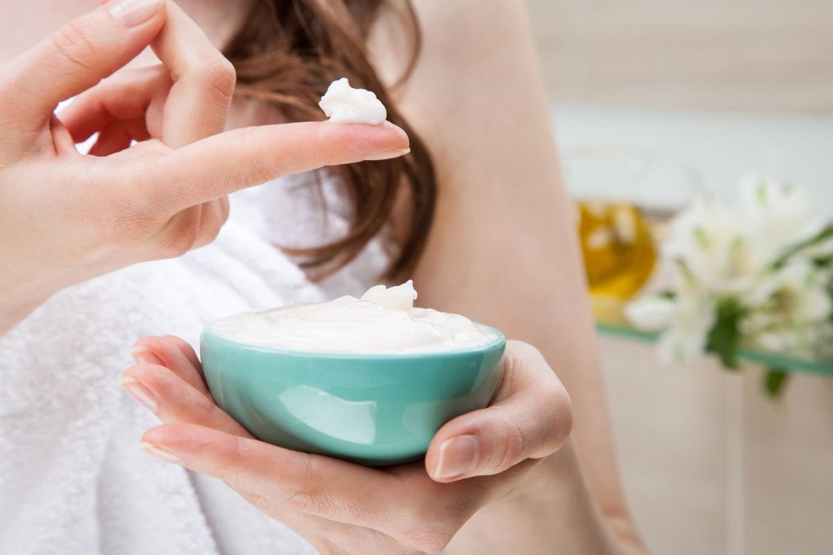 tóc uốn bị xù phải làm sao mặt nạ dưỡng tóc