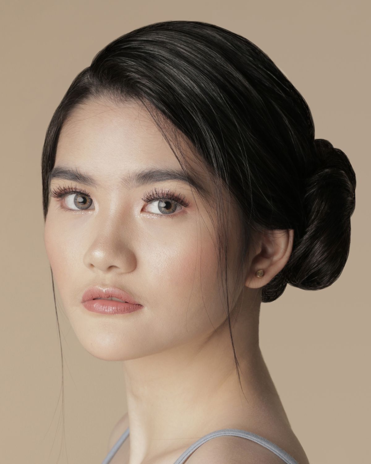 Kiểu búi tóc dự tiệc trẻ trung