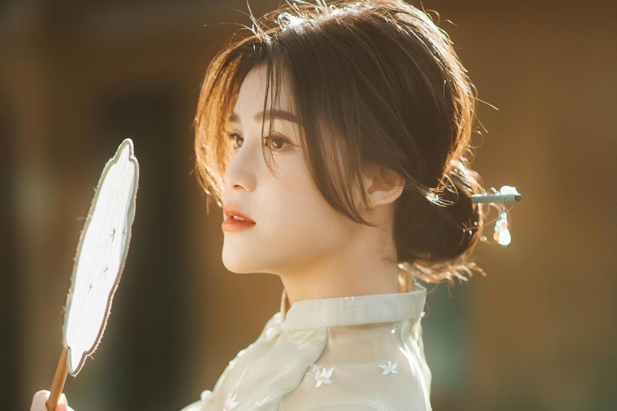 Cách búi tóc củ tỏi cho tóc dài