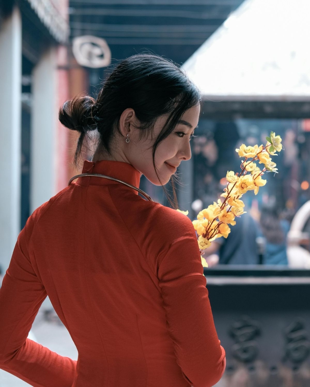 Búi tóc mặc áo dài