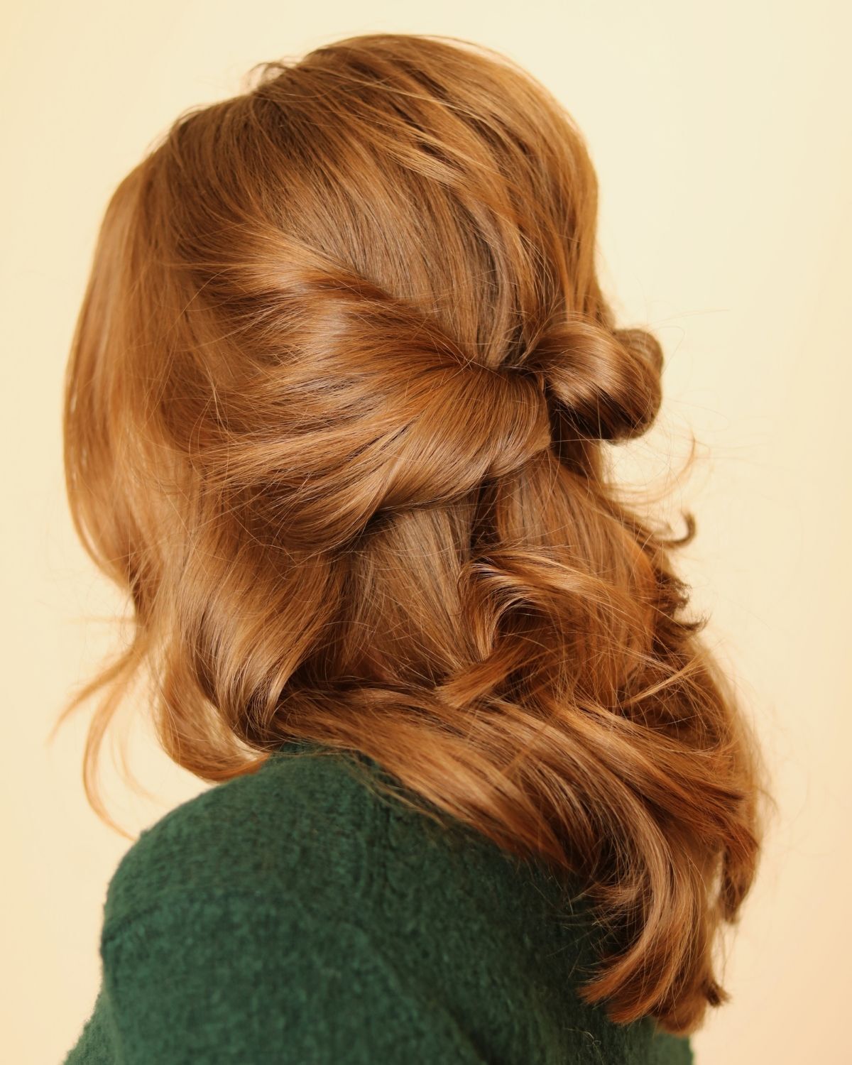 Búi tóc nửa đầu dự tiệc