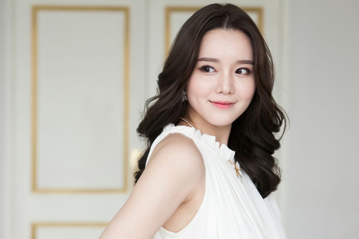 Tóc hai mái uốn xoăn 2024