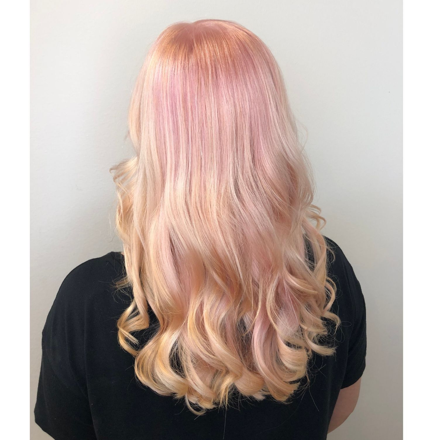 Tóc bạch kim ánh hồng