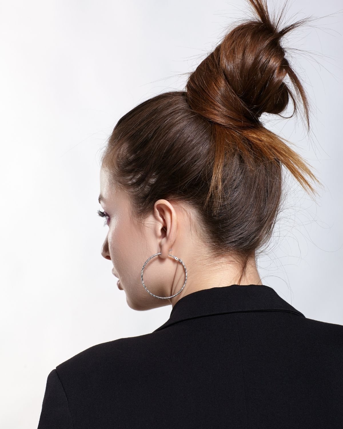 kiểu tóc đi tiệc mặt tròn tóc búi hàn quốc 