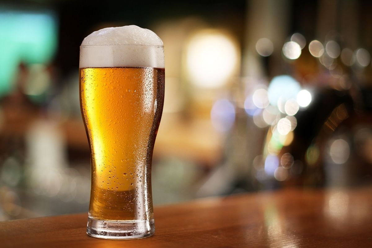 Cách chữa đuôi tóc khô xơ bằng bia và sữa