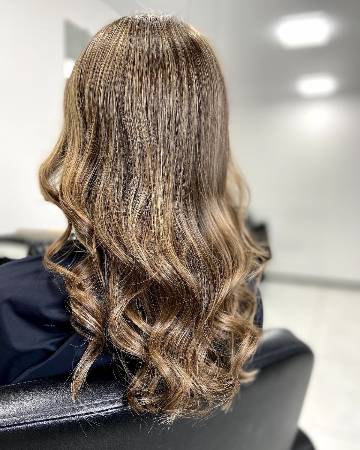 tóc màu nâu khói sáng