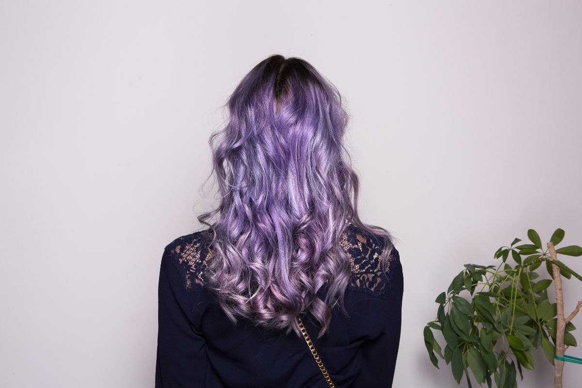 tóc màu nâu khói ánh tím