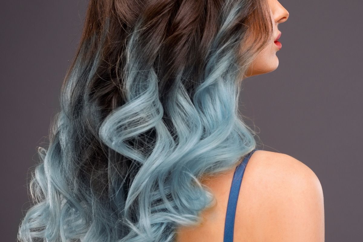 tóc màu nâu khói ánh xanh dương