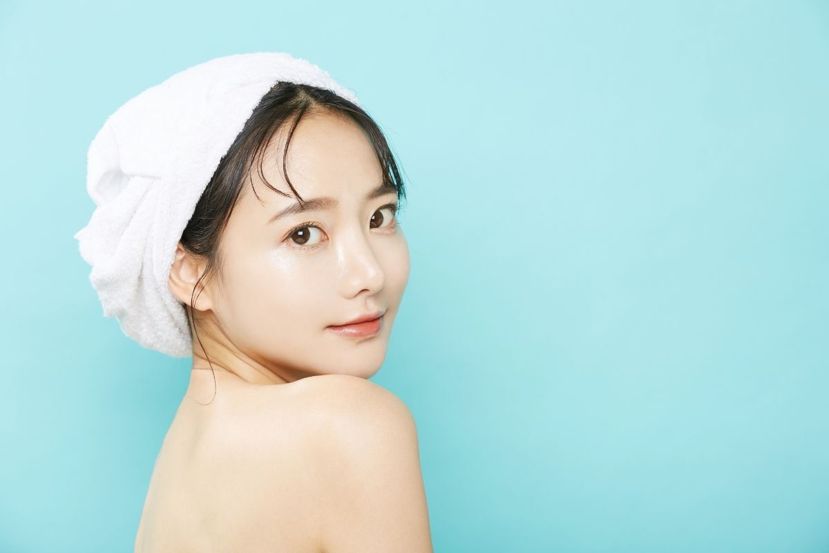 cách dùng dầu xả ú tóc trong ba tới năm phút