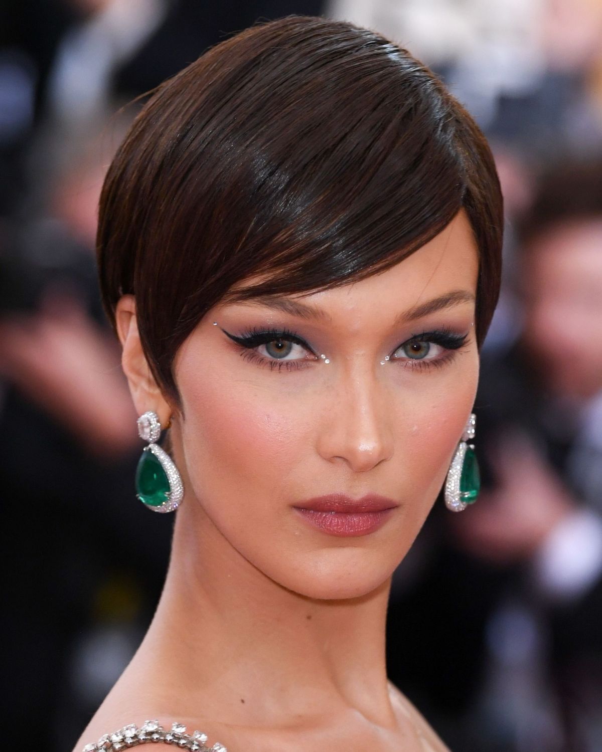 Tóc tém cho nữ mặt dài