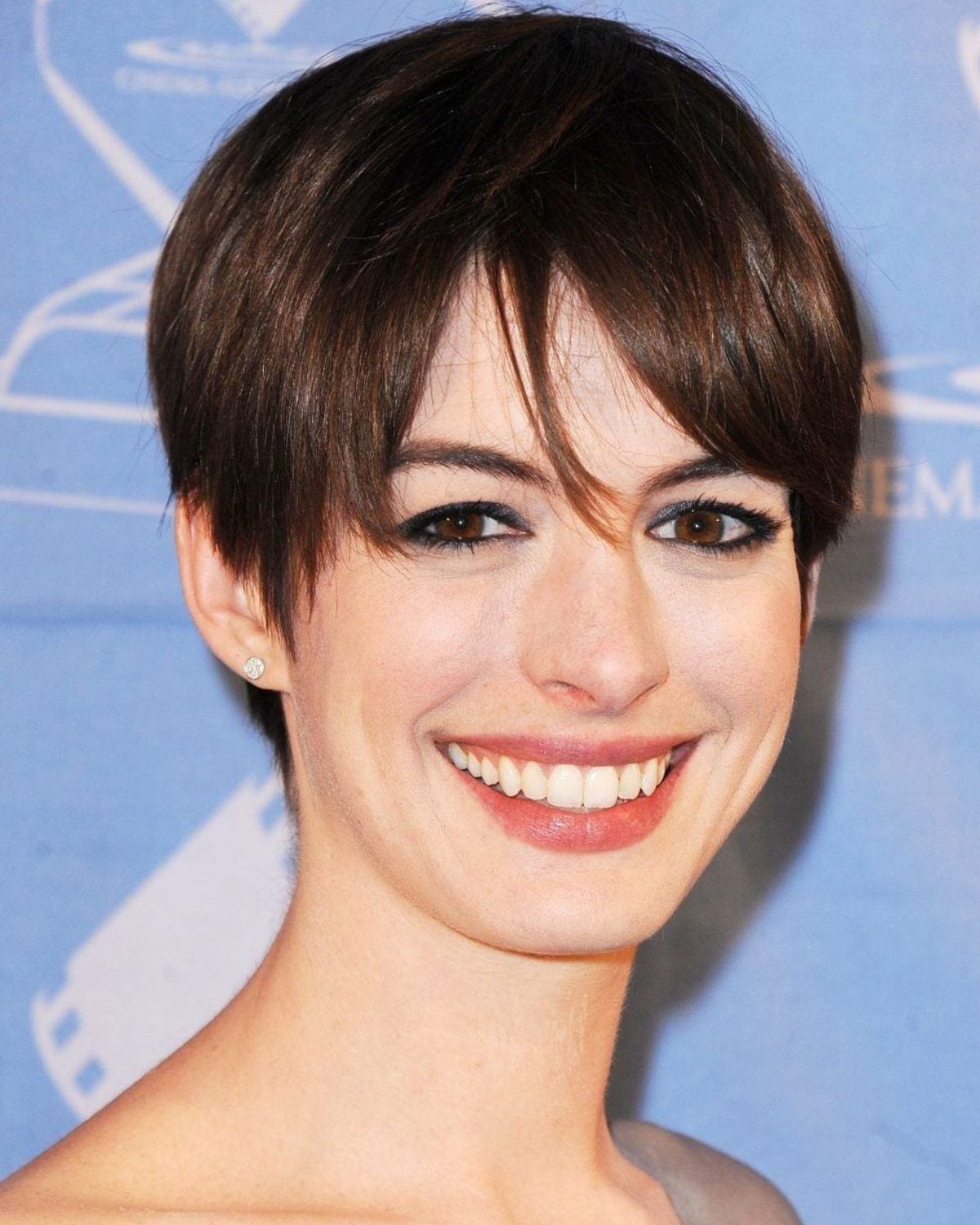 Tóc tém cho nữ mặt dài