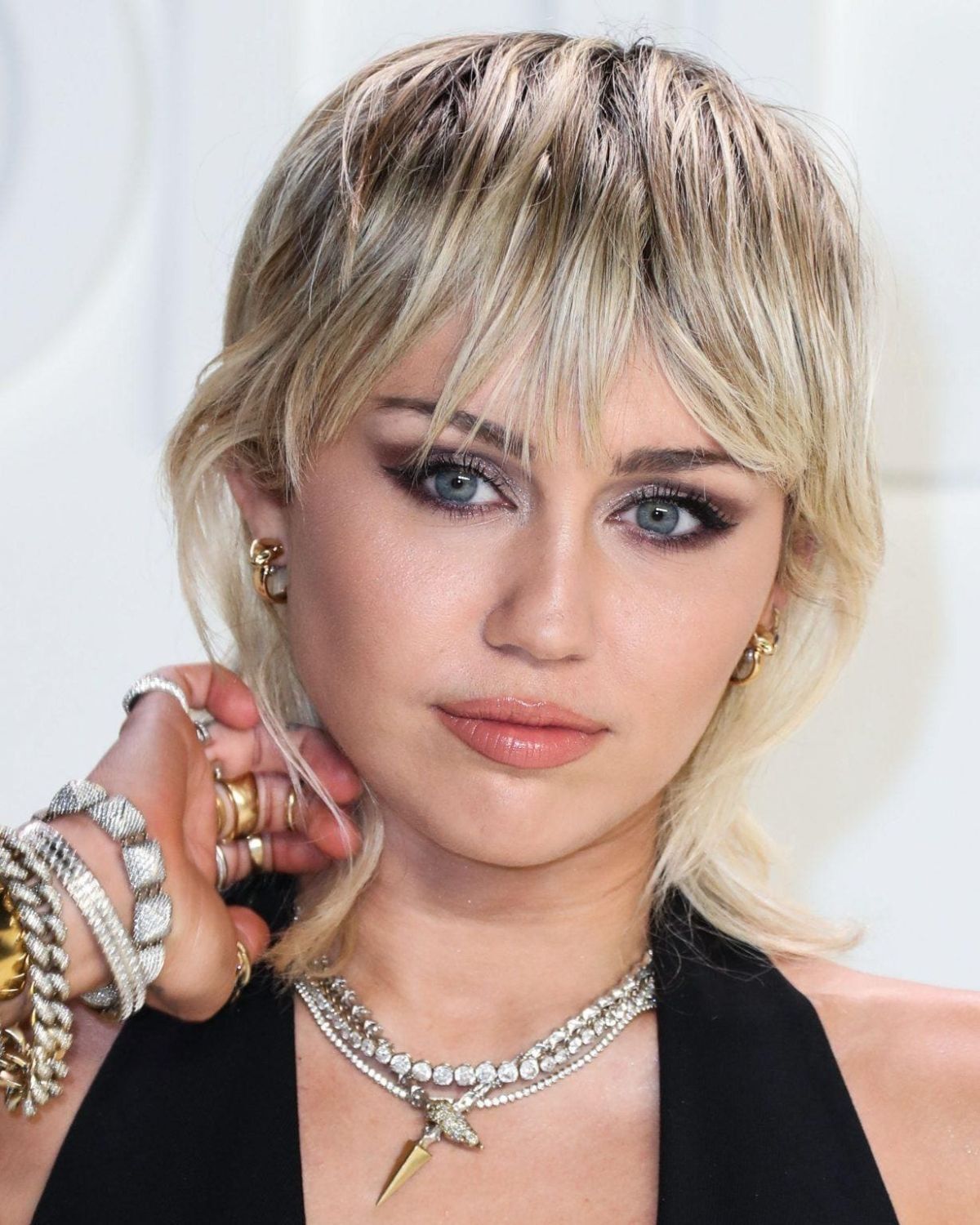 Kiểu tóc tém dài