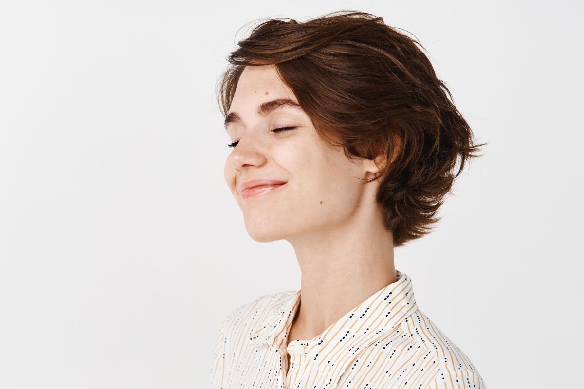 Tóc tém xoăn nhẹ