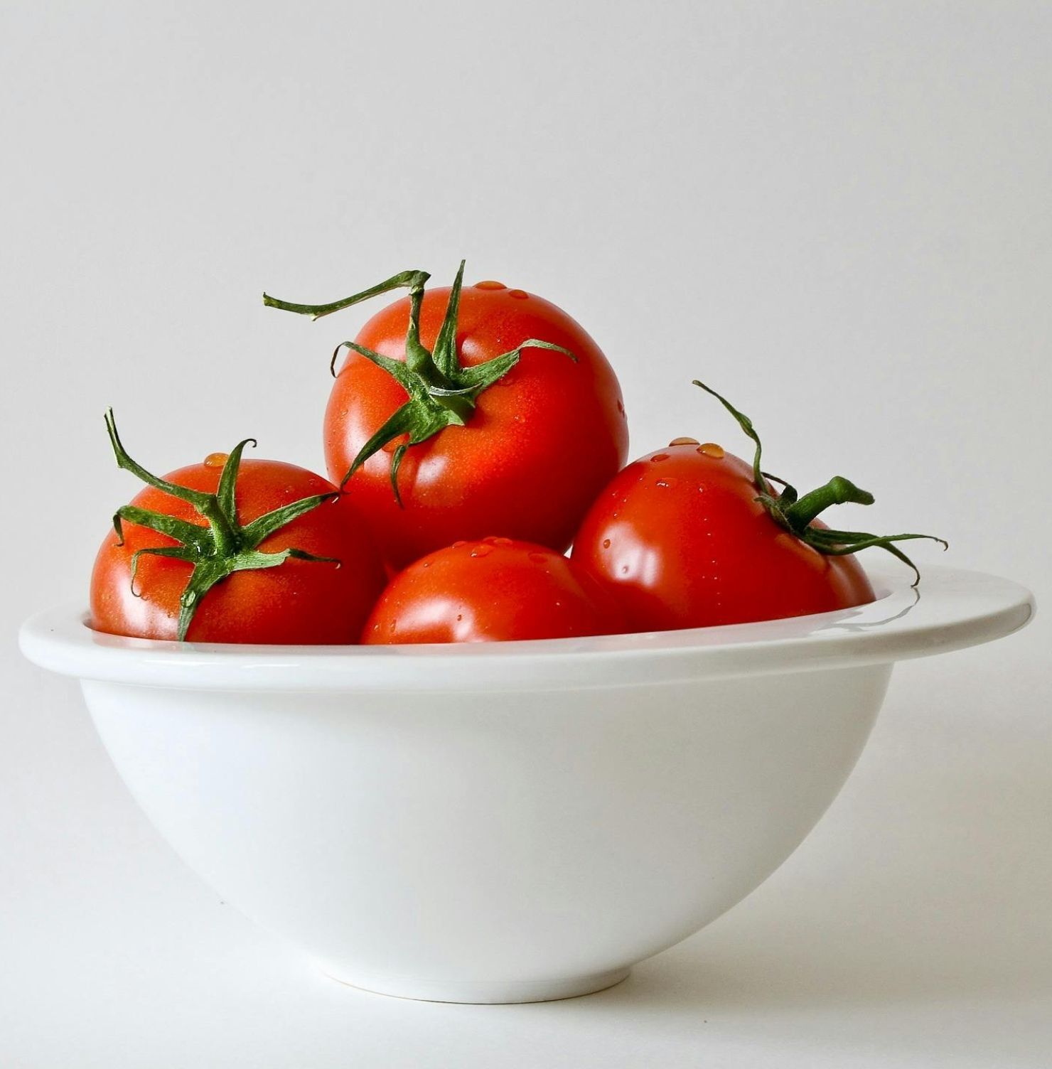 Trị thâm mông bằng cà chua 