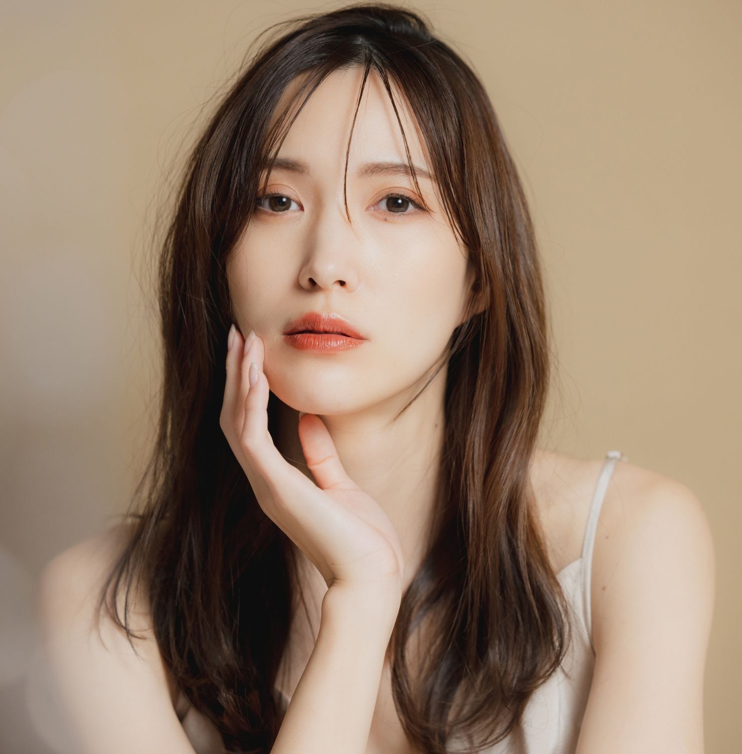 Tóc mái thưa dài