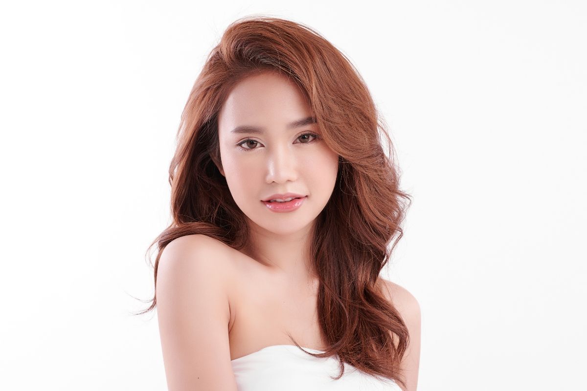 Tóc uốn layer nữ tầng cao