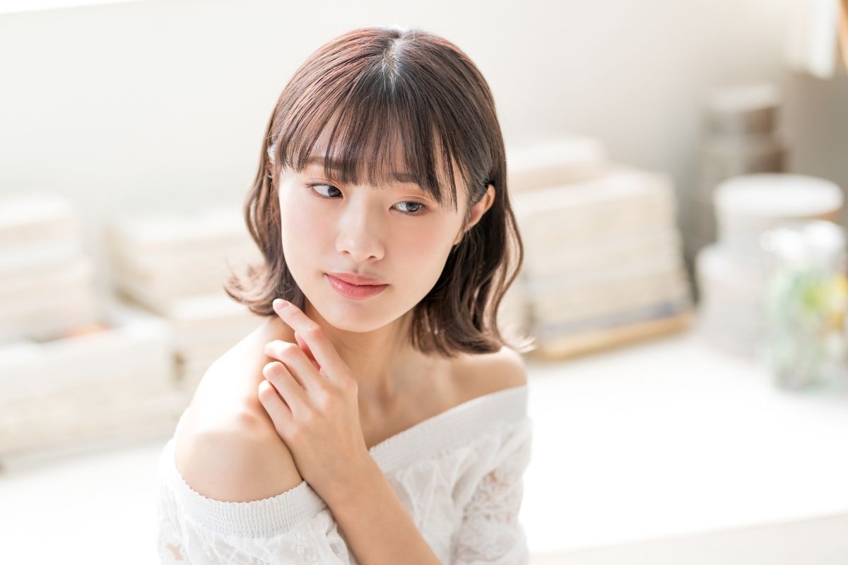 Tóc bob ngắn mái bằng