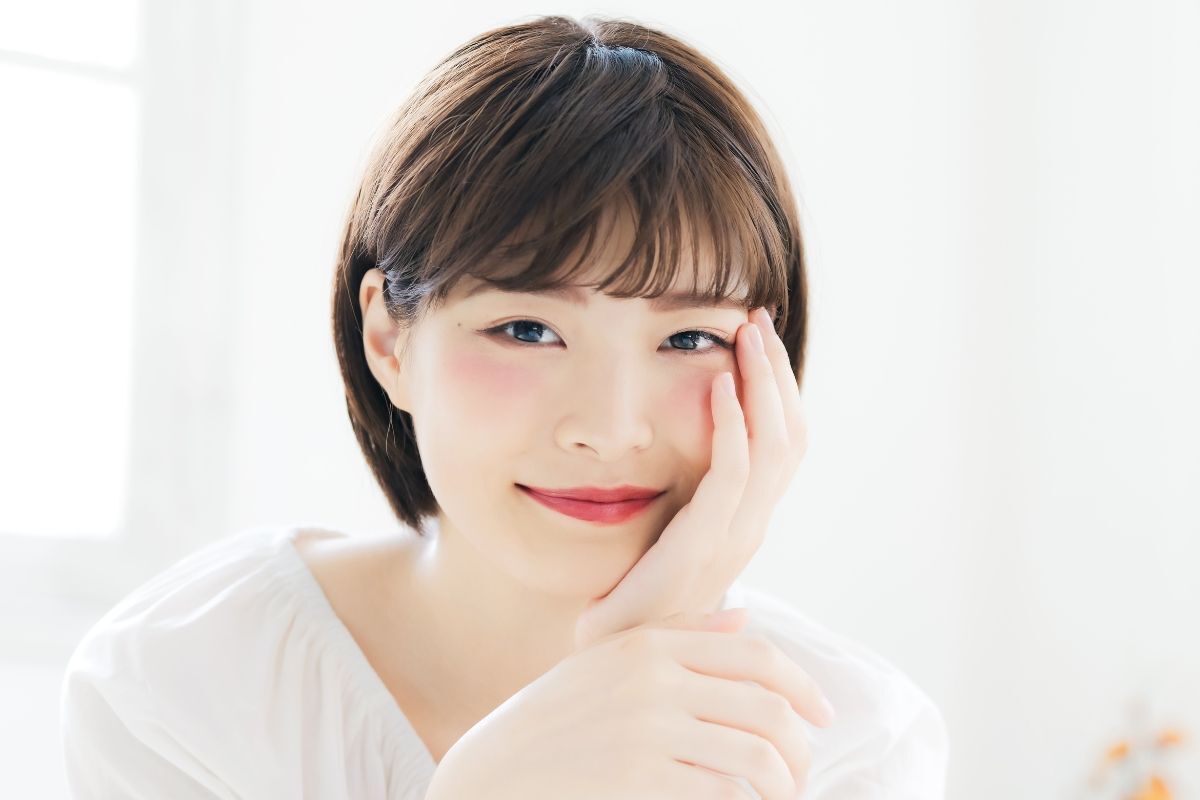 Tóc bob ngắn mái bằng