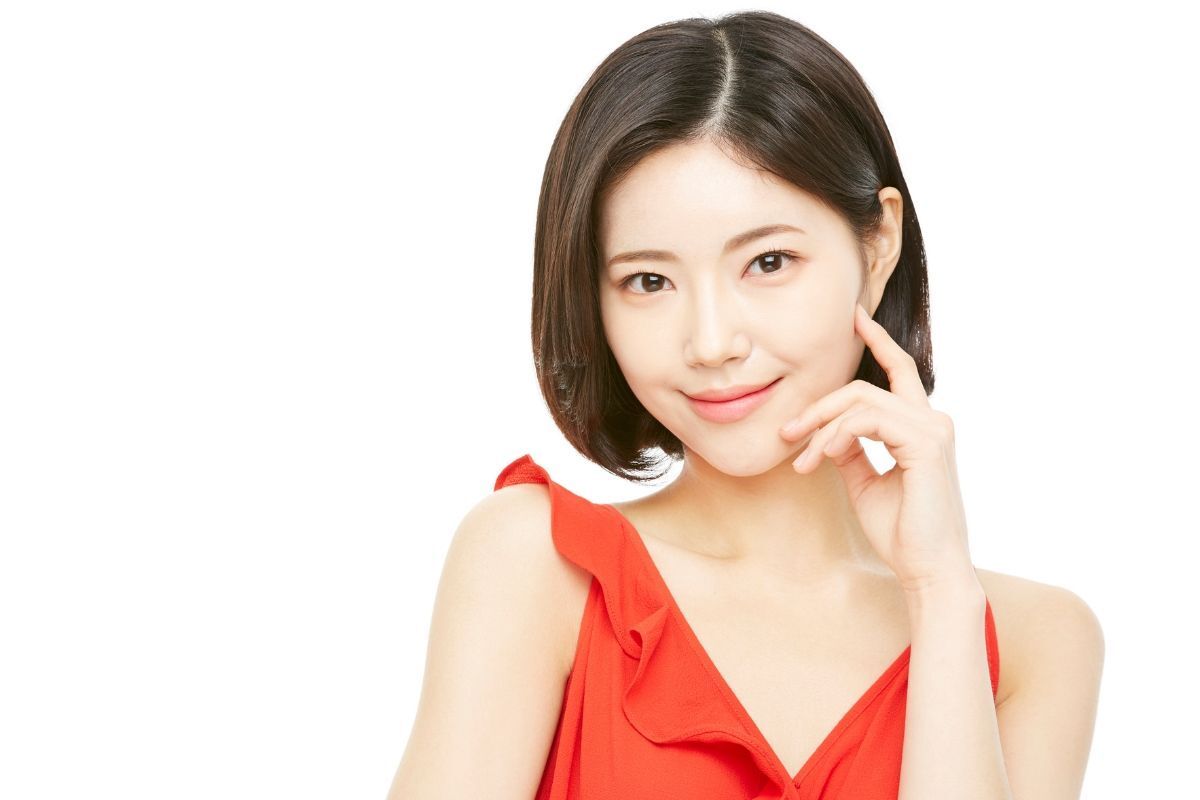 Kiểu tóc bob không mái ngắn ngang cằm