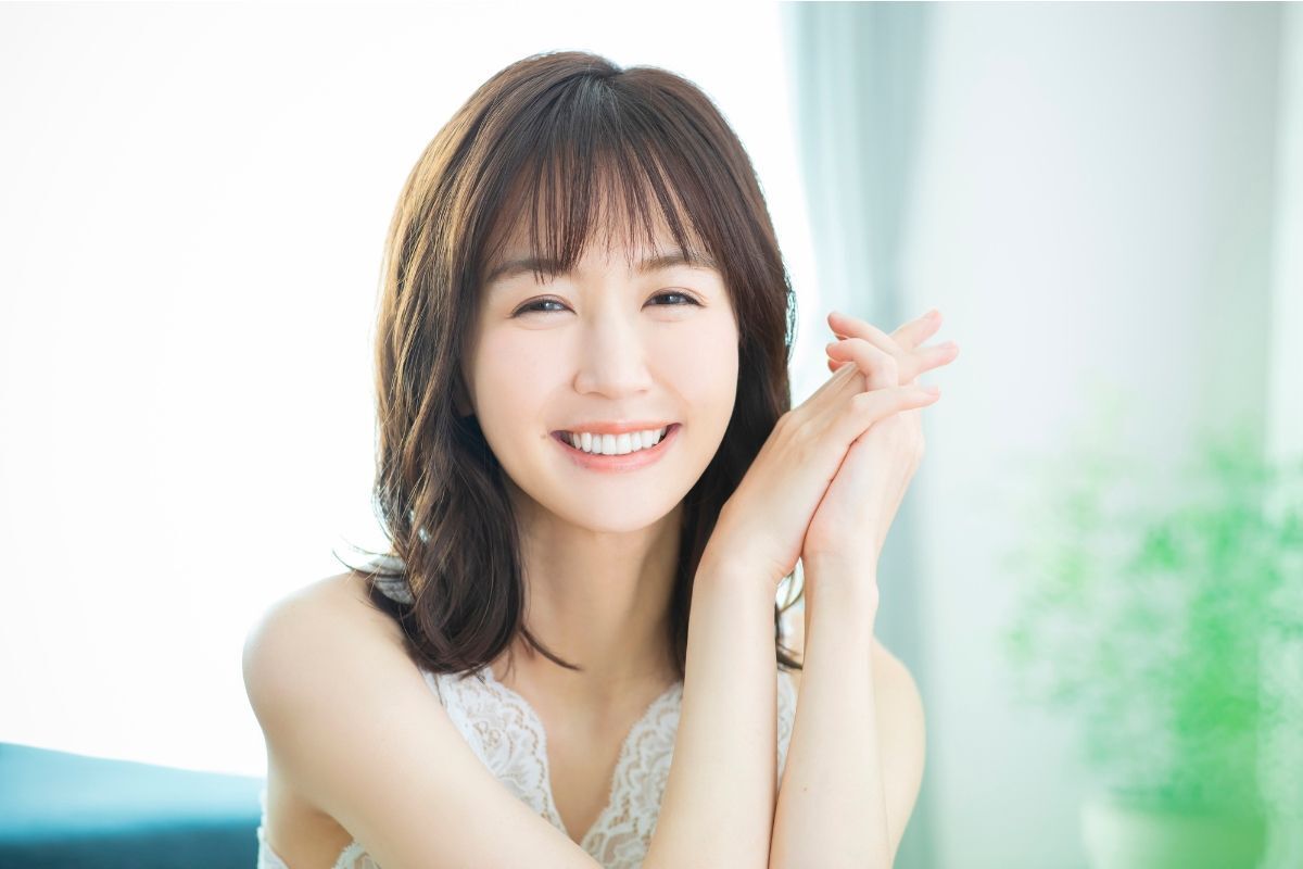 Kiểu tóc layer medium length mái thưa