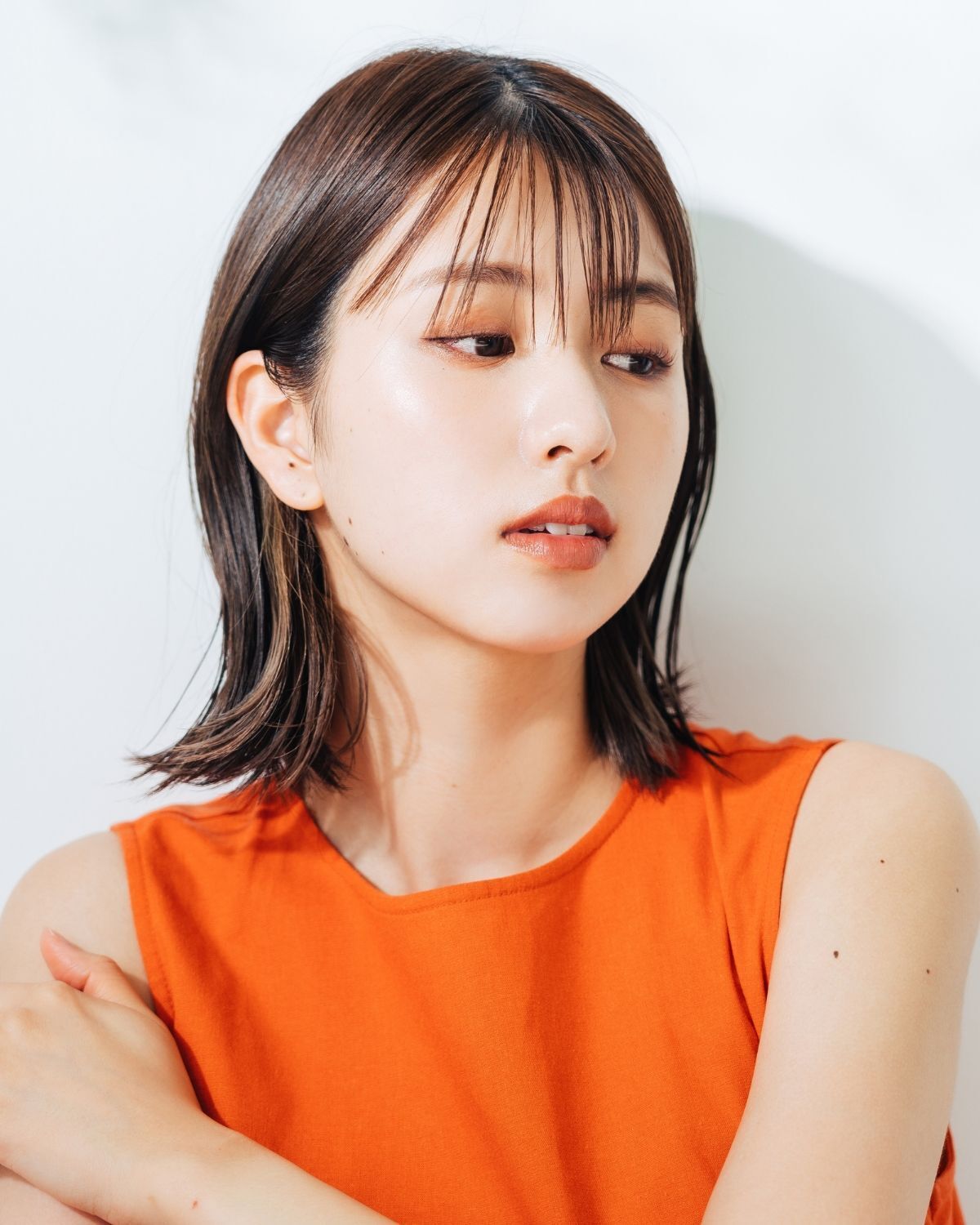 Kiểu tóc layer medium length mái thưa