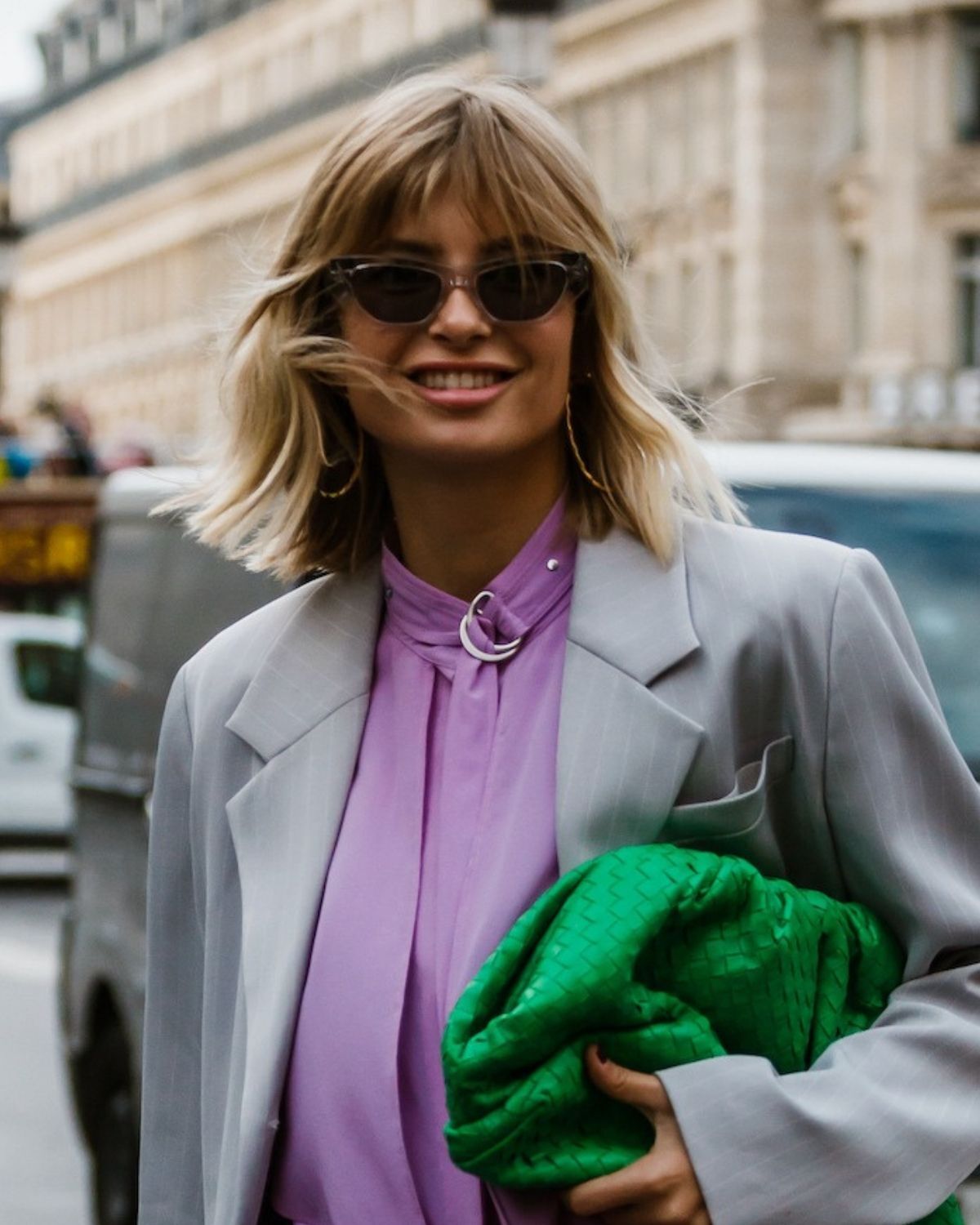 Tóc mái thưa rẽ ngôi giữa